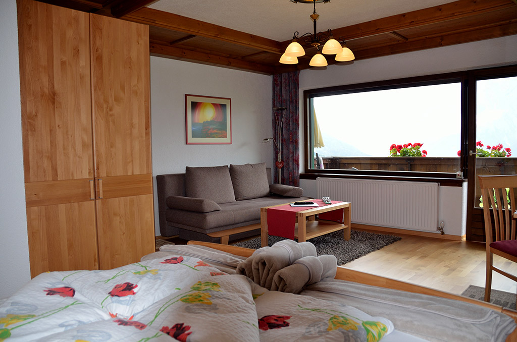 Straganzhof Studio "Dolomiten"